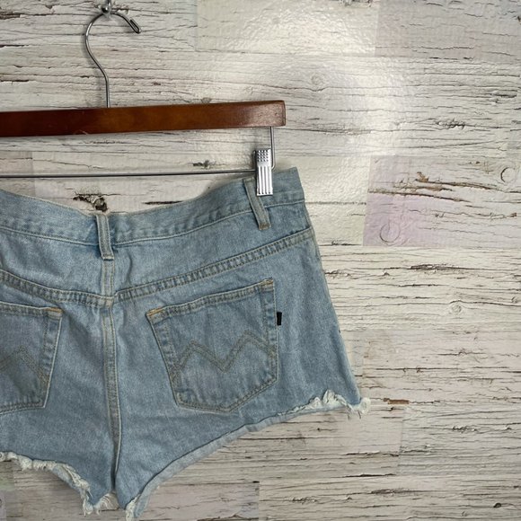 Minkpink jean denim shorts size medium - Picture 11 of 12